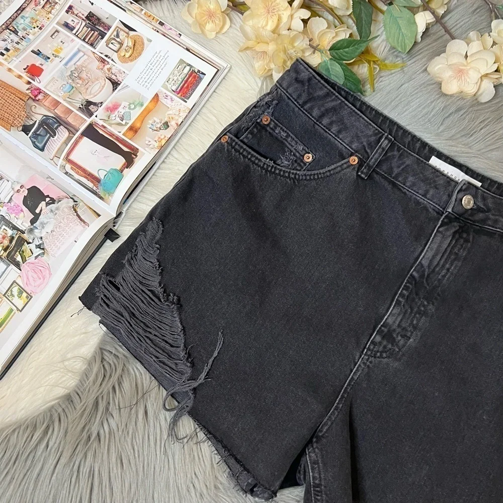 NEW Topshop High Rise Black Wash Women’s Boyfriend Denim Distressed Shorts Sz 12
